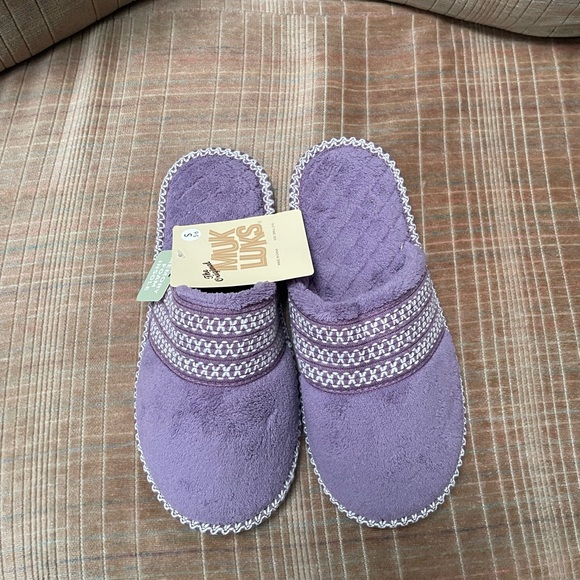 🆕 Muk Luks Slippers - Picture 2 of 3